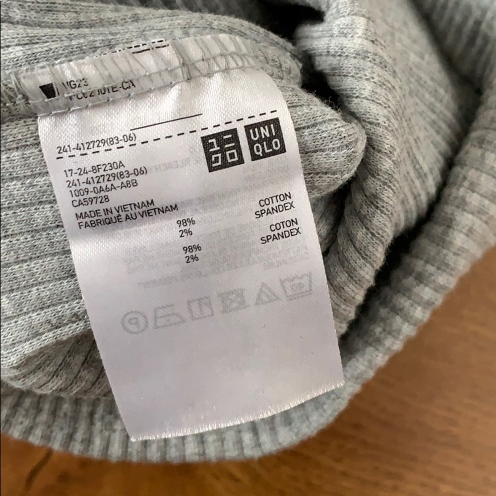 UNIQLO mock neck ribbed sweater - Picture 2 of 2